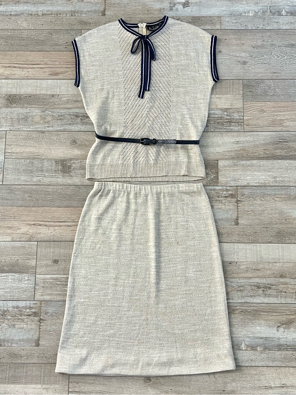 Dalton Woman’s Vintage Two-Piece Knit Skirt Suit Set Size 8